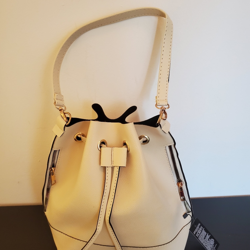 Shoulder bags